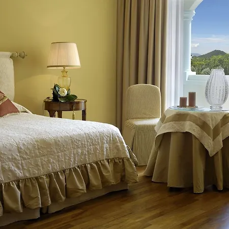 特默奈荣安酒店 酒店 蒙特格罗托泰梅