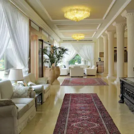 特默奈荣安酒店 4* 蒙特格罗托泰梅