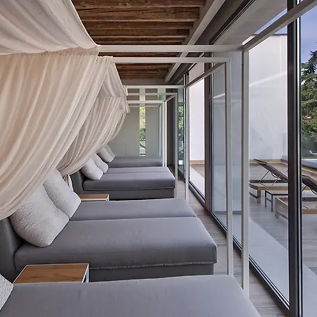 特默奈荣安酒店 酒店